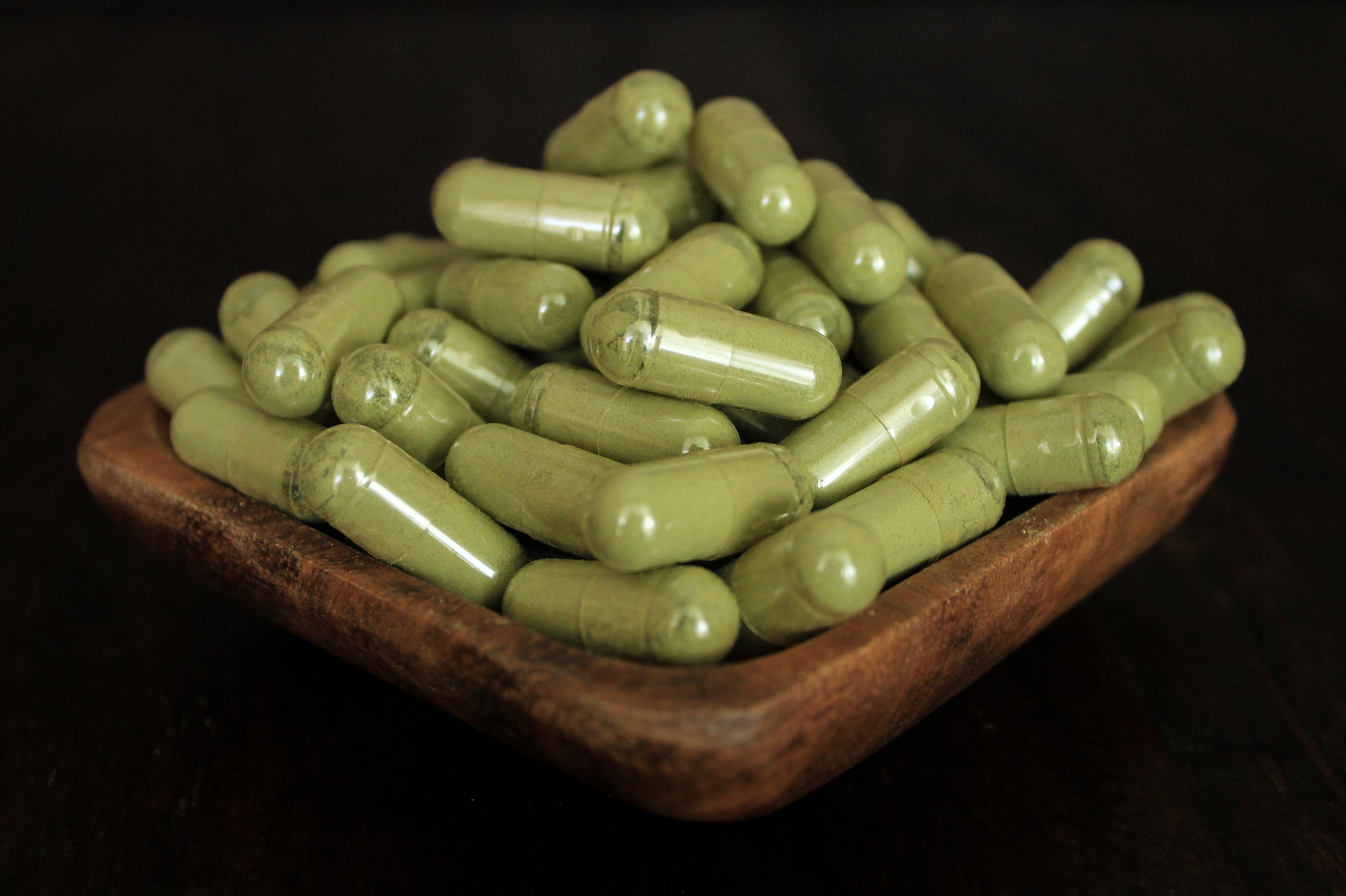green kratom capsules